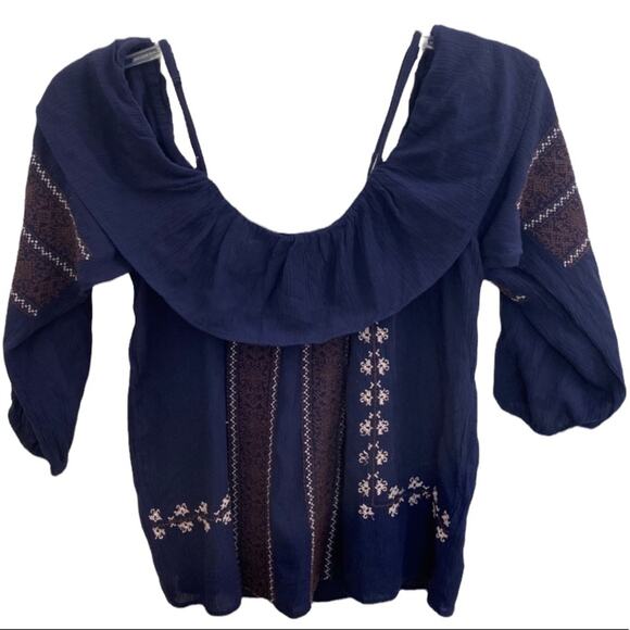 American Eagle Embroidered Navy Off-the-Shoulder Cold Shoulder Top NWT - Picture 1 of 11